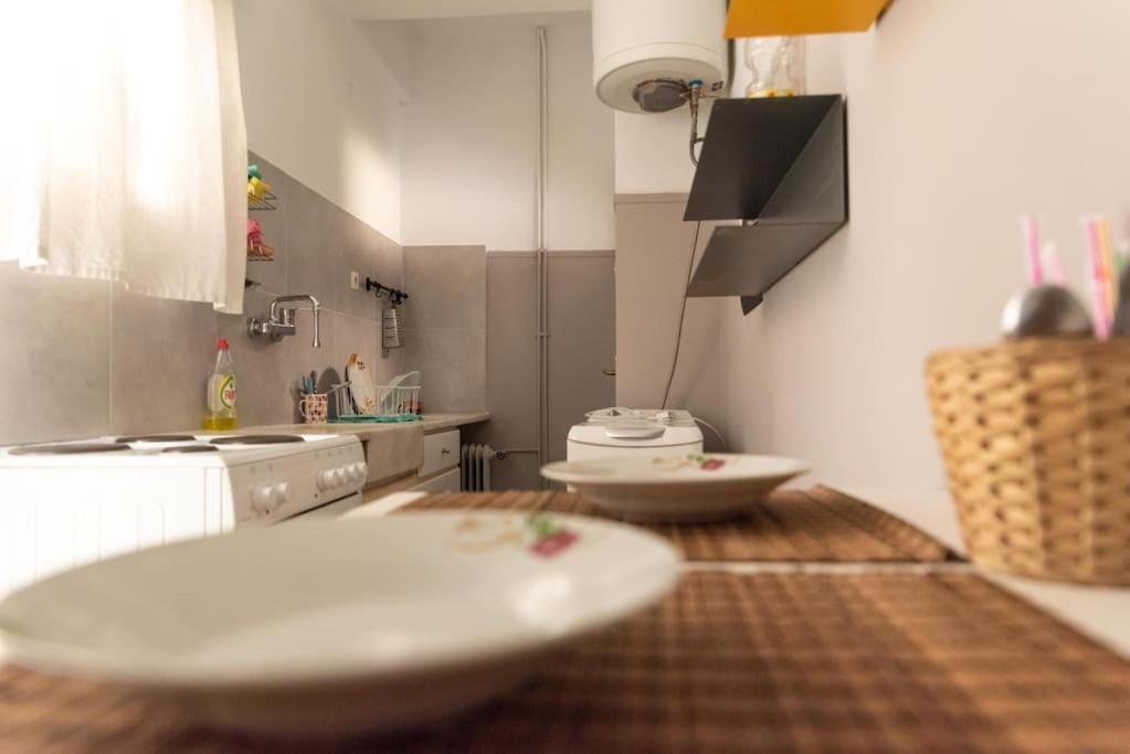 Nice Apartment Near City Center Atenas Exterior foto